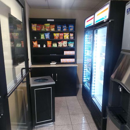 Surestay Plus Hotel By Best Western Alvin Konforlar fotoğraf