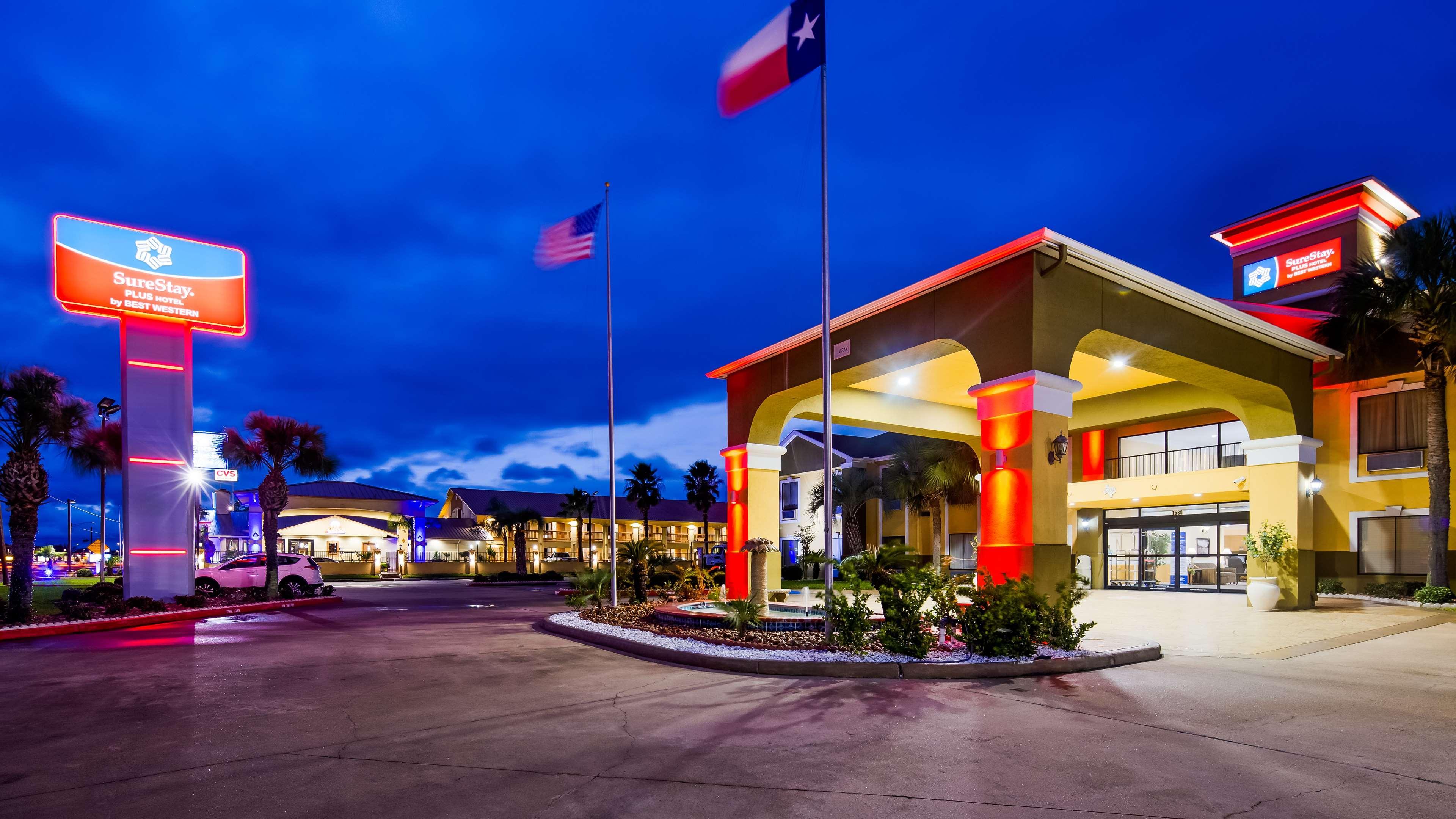 Surestay Plus Hotel By Best Western Alvin Dış mekan fotoğraf