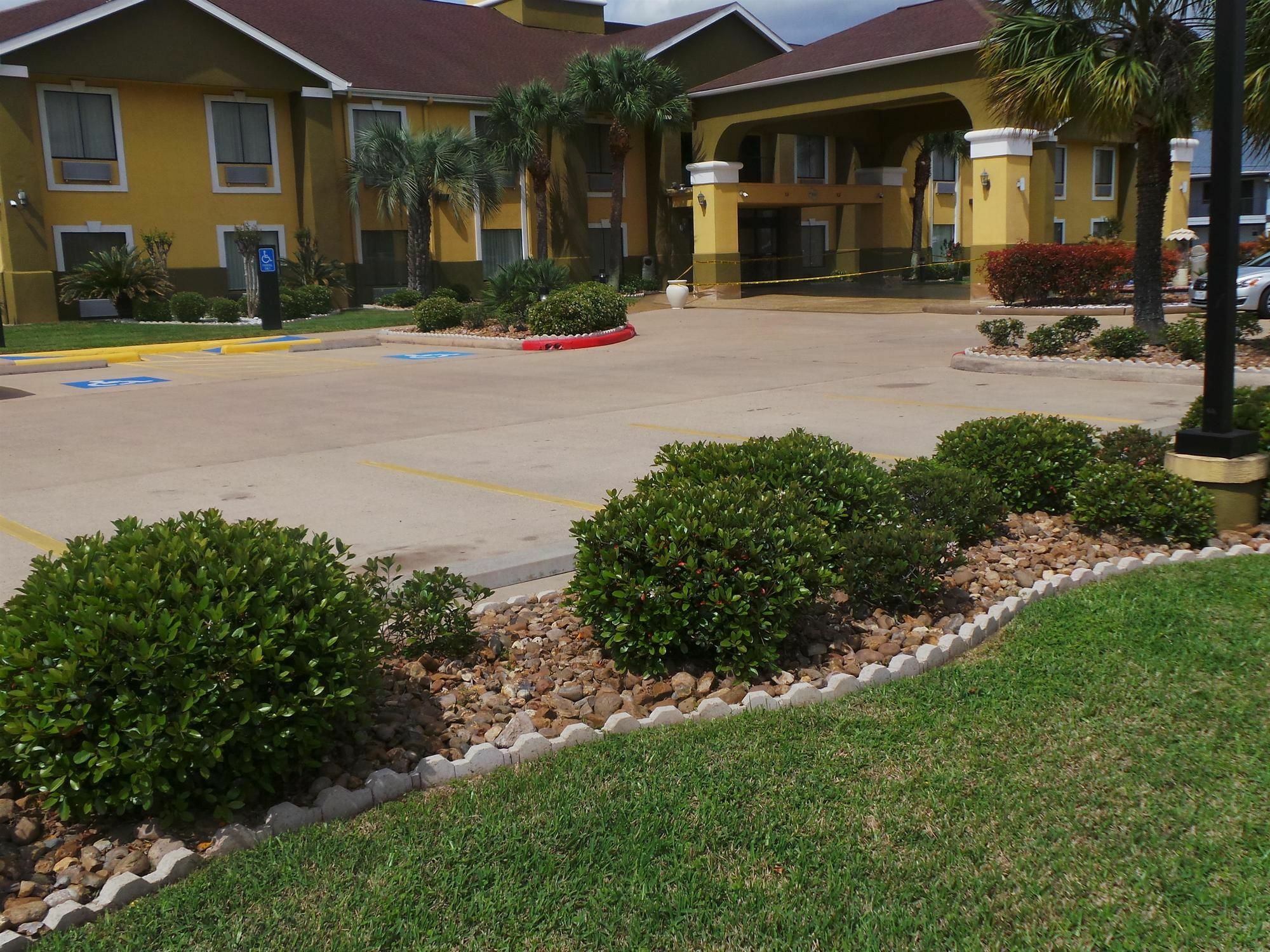 Surestay Plus Hotel By Best Western Alvin Dış mekan fotoğraf